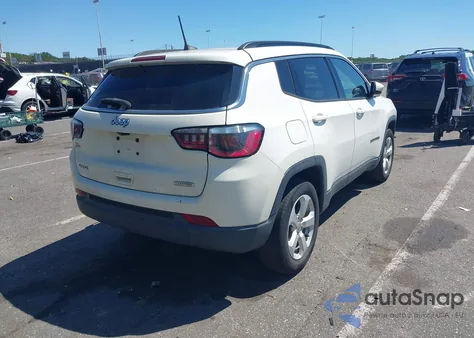 2018 Jeep Compass Latitude 4X4 from USA, damaged, VIN 3C4NJDBB4JT103791